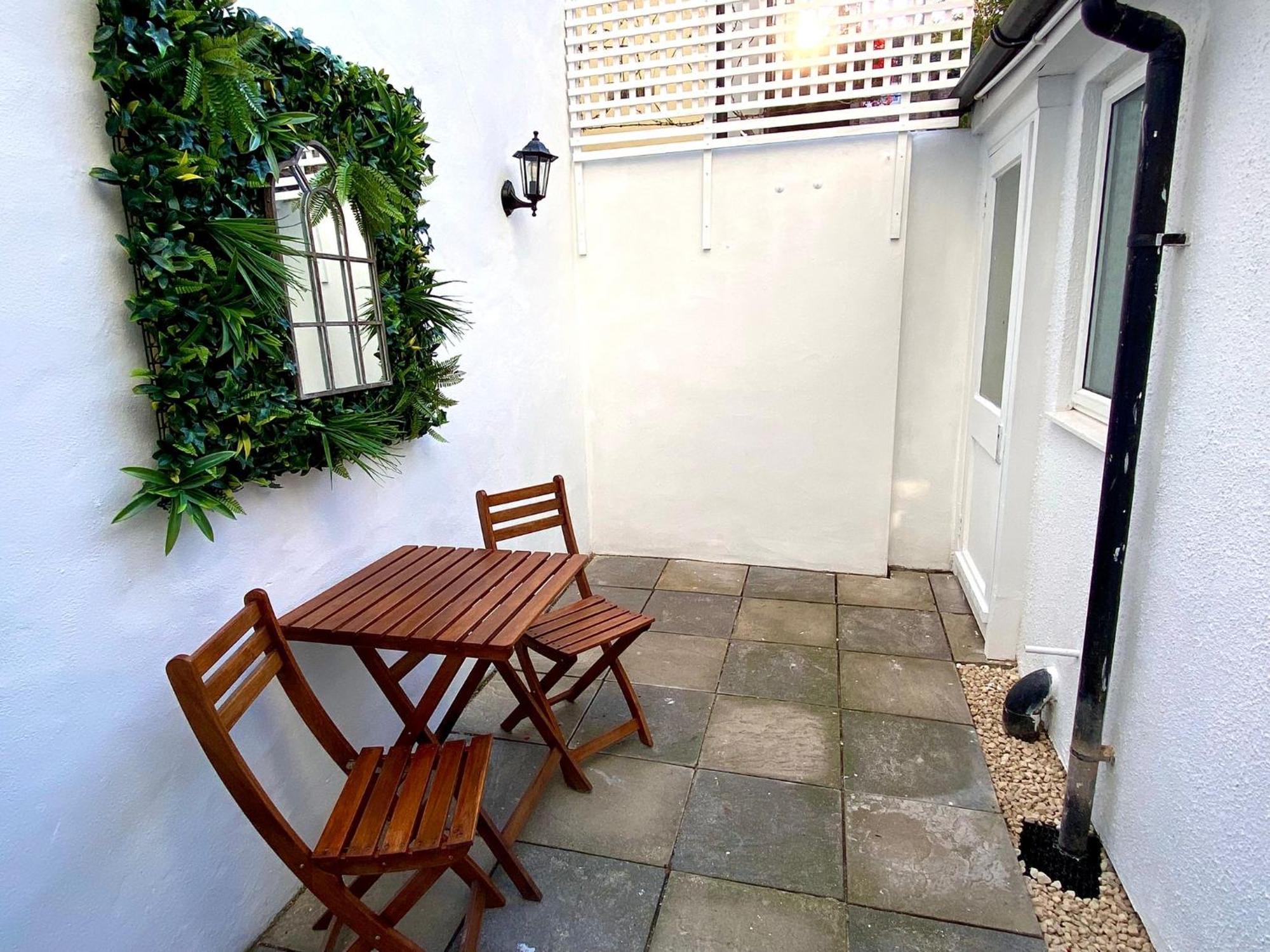 Kemptown Courtyard Apartment Brighton Eksteriør bilde